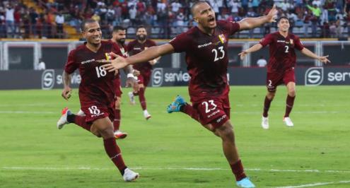 منتخب فنزويلا يفوز على بوليفيا في تصفيات كأس العالم (فيديو)